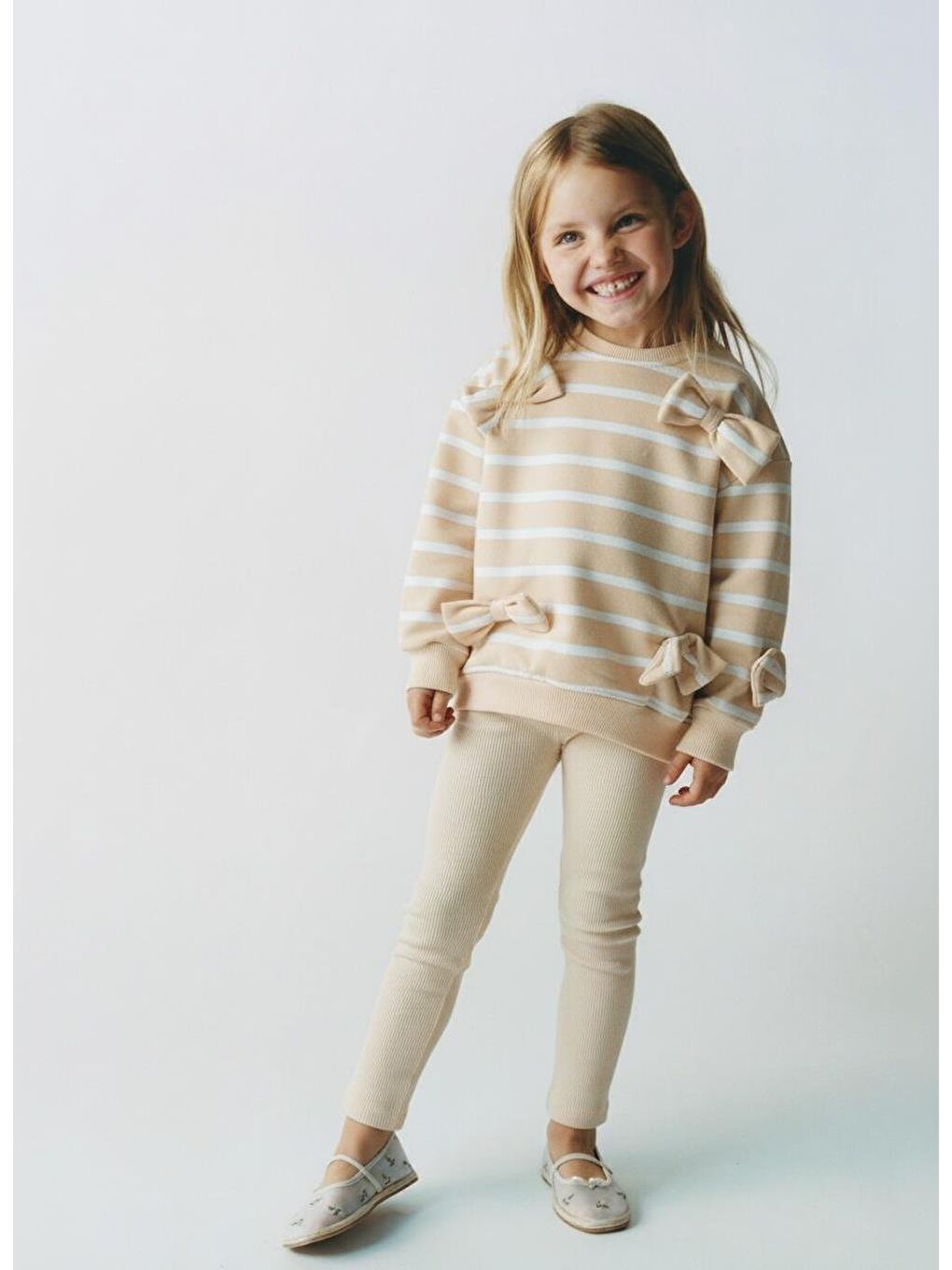 Kız Çocuk Pamuklu Sarı Çizgili Fiyonk Detaylı Sweatshirt Ve Ribana Tayt Takım