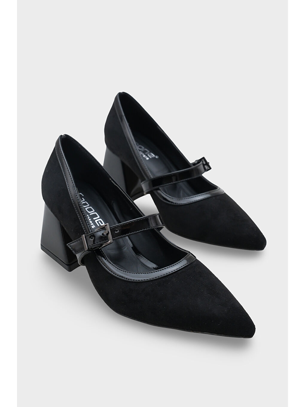 Siyah Susann Sivri Burunlu Kalın Orta Topuklu Bantlı Suni Süet Kadın Ayakkabı-1