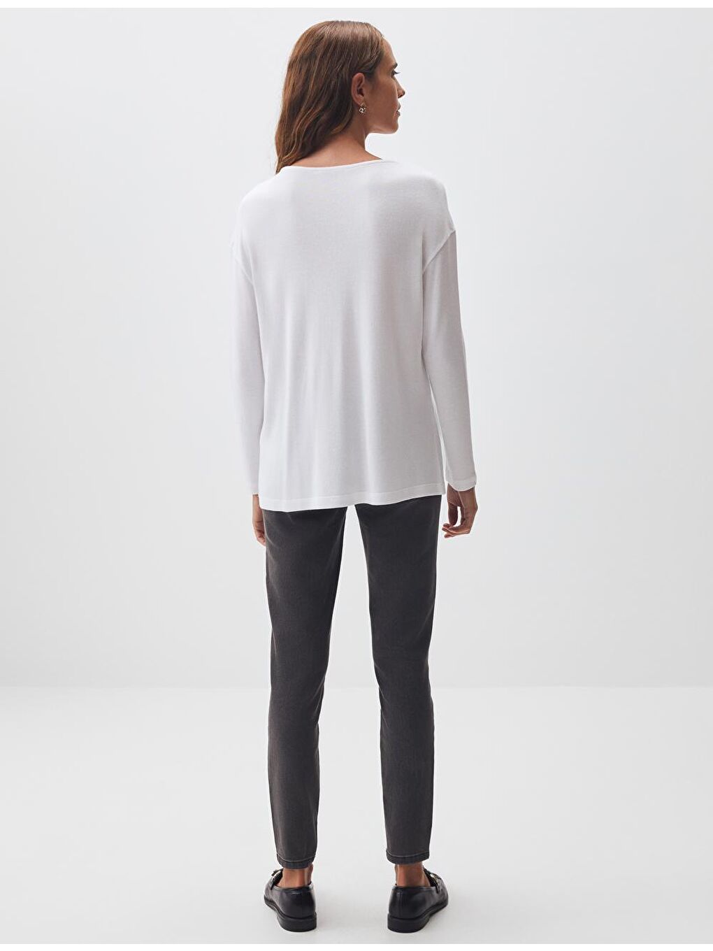 Beyaz Yuvarlak Yaka Uzun Kollu Tişört-5