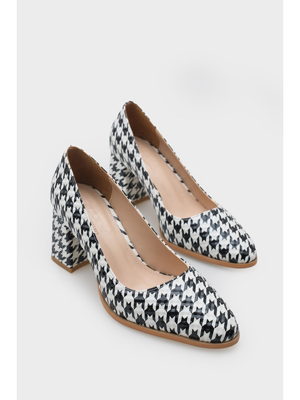 Siyah Penni Yuvarlak Burunlu Orta Topuklu Günlük Kadın Topuklu Ayakkabı-1