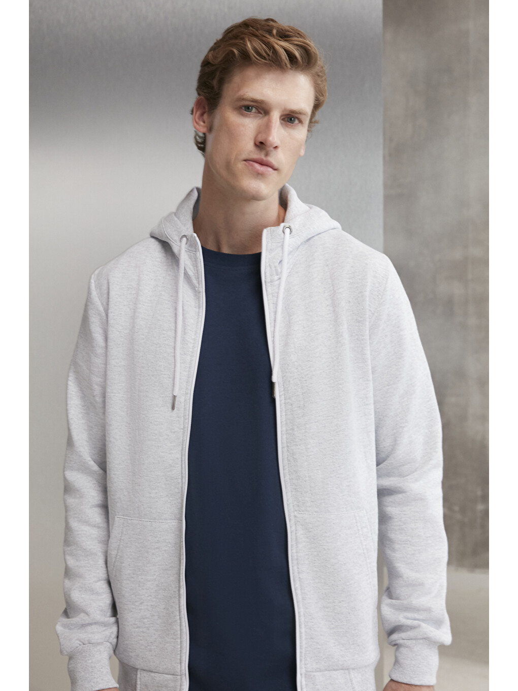 Erkek Fermuarlı Yüksek Yaka Kapüşonlu Kordonlu İçi Polarlı Açık Gri Sweatshirt-1