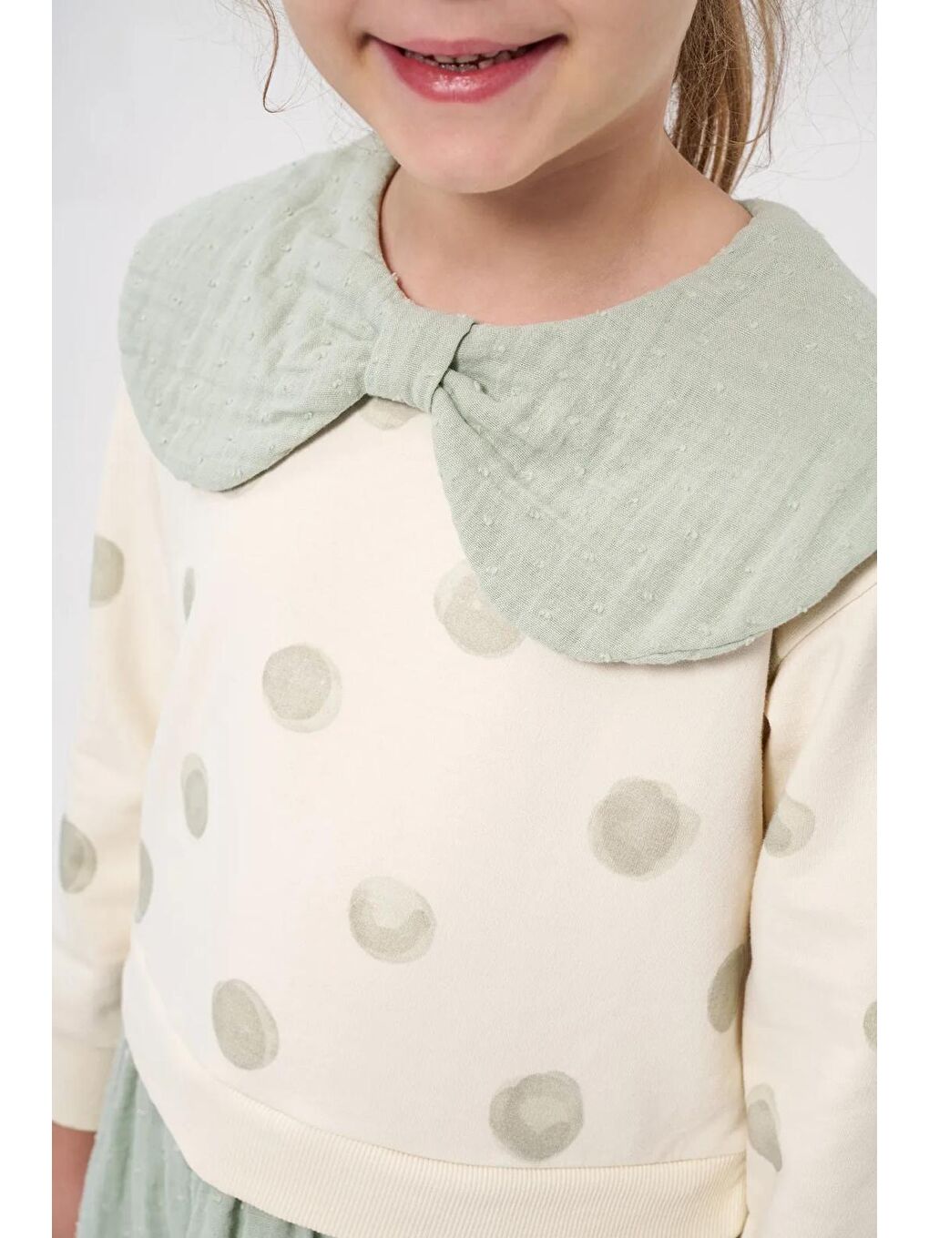 Yeşil Müslin Yaka Detaylı Puantiyeli Kız Çocuk Elbise 2-5 Yaş-1