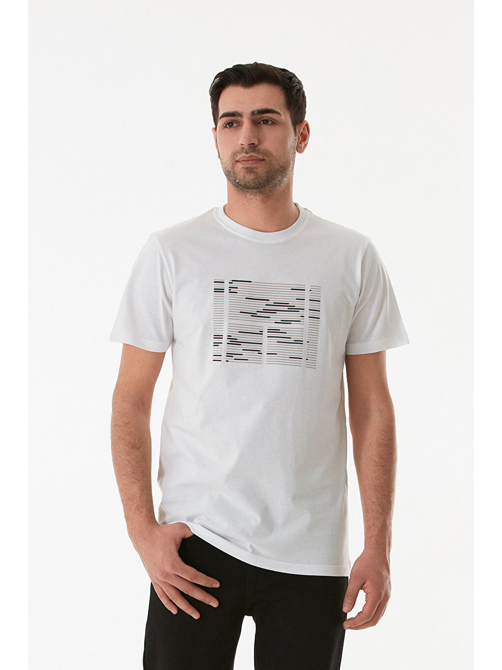 Beyaz Kabartma Baskılı Bisiklet Yaka Tişört