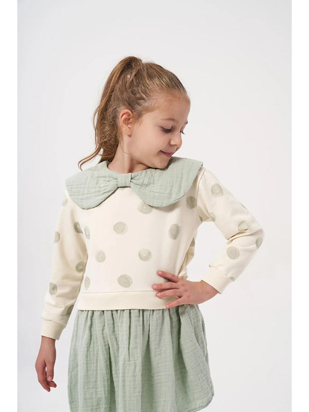 Yeşil Müslin Yaka Detaylı Puantiyeli Kız Çocuk Elbise 2-5 Yaş-2
