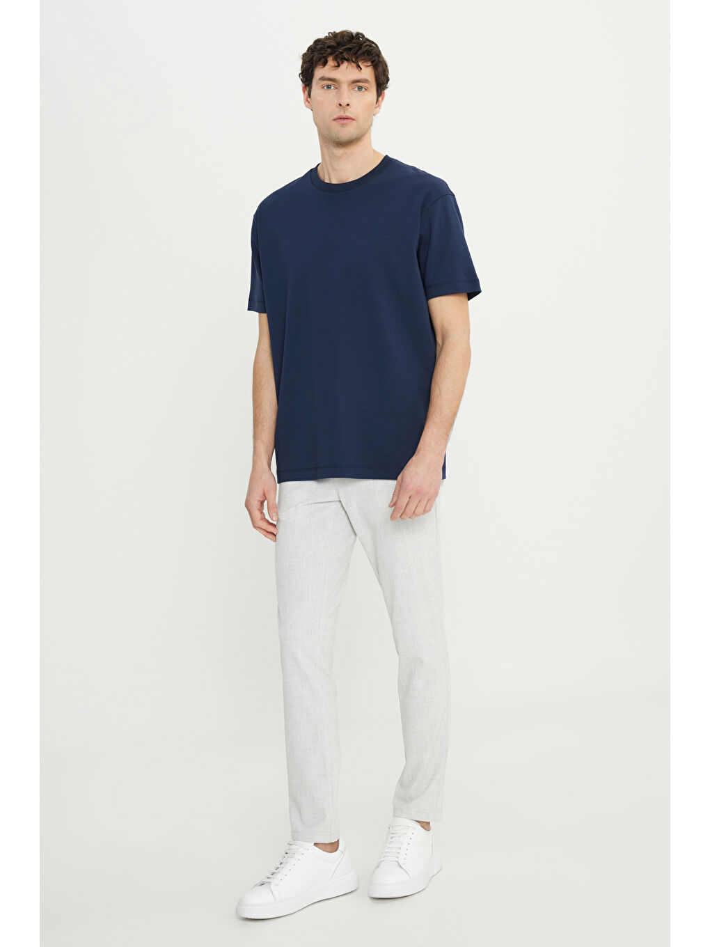 Erkek Lacivert %100 Pamuk Modern Fit Rahat Kesim Bisiklet Yaka Tişört-1