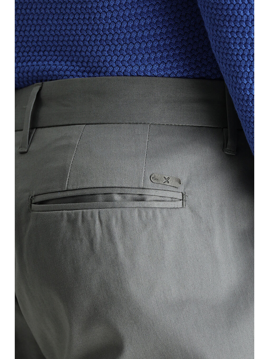 Gri Slim Fit Dar Kesim Elastanlı Saten Kanvas / Chino Pantolon-4