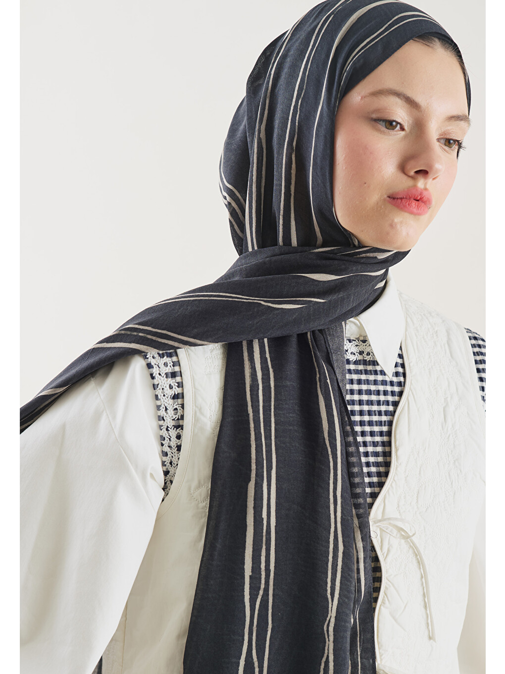 Striped Desen Rami Şal Siyah-1