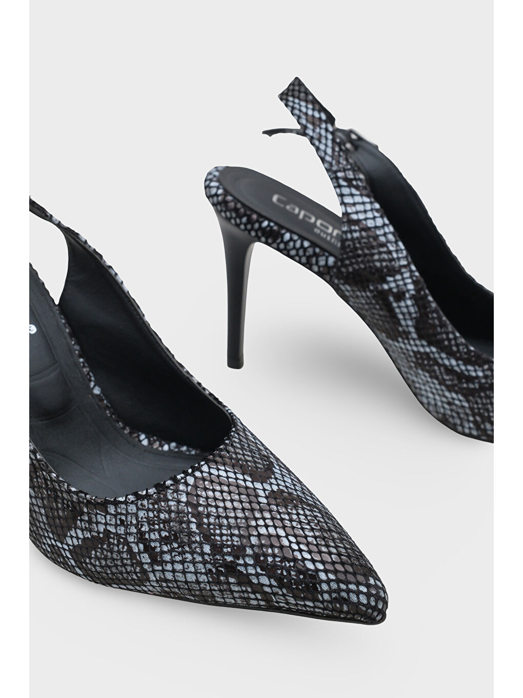 Siyah Sally Arkası Açık Orta Topuklu Yumuşak Pedli Taban Kadın Ayakkabı-3