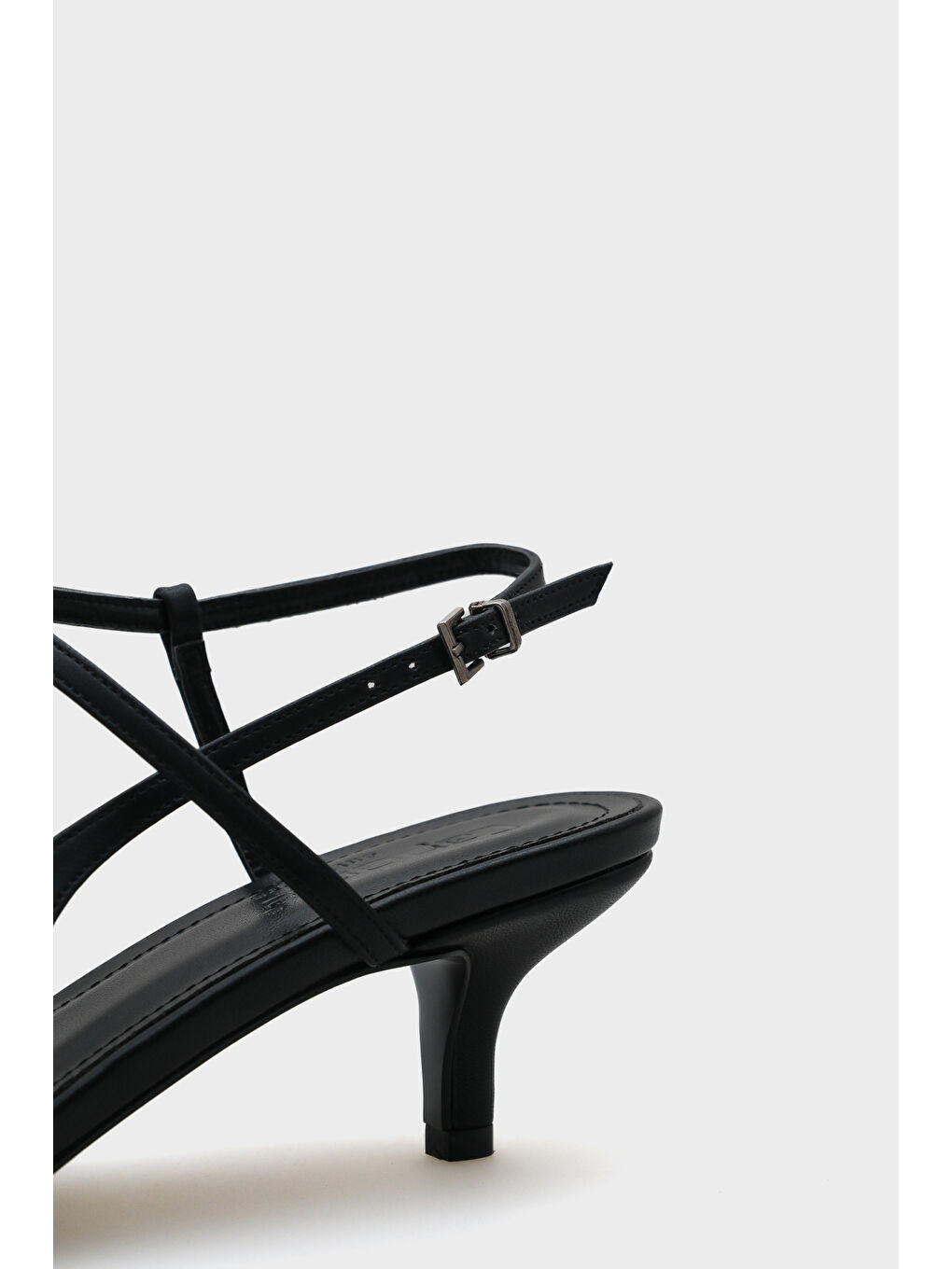 Siyah Perla Orta Topuklu Bilekten Bantlı Sivri Burunlu Kadın Ayakkabı-4