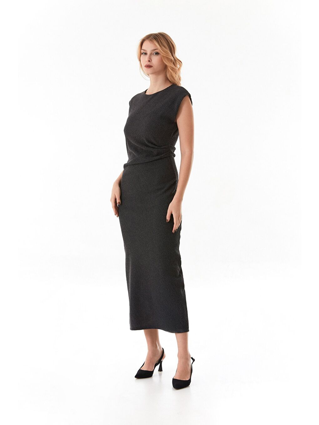 Antrasit Bürümcük Kumaş Yanı Drapeli Yırtmaçlı Elbise-3