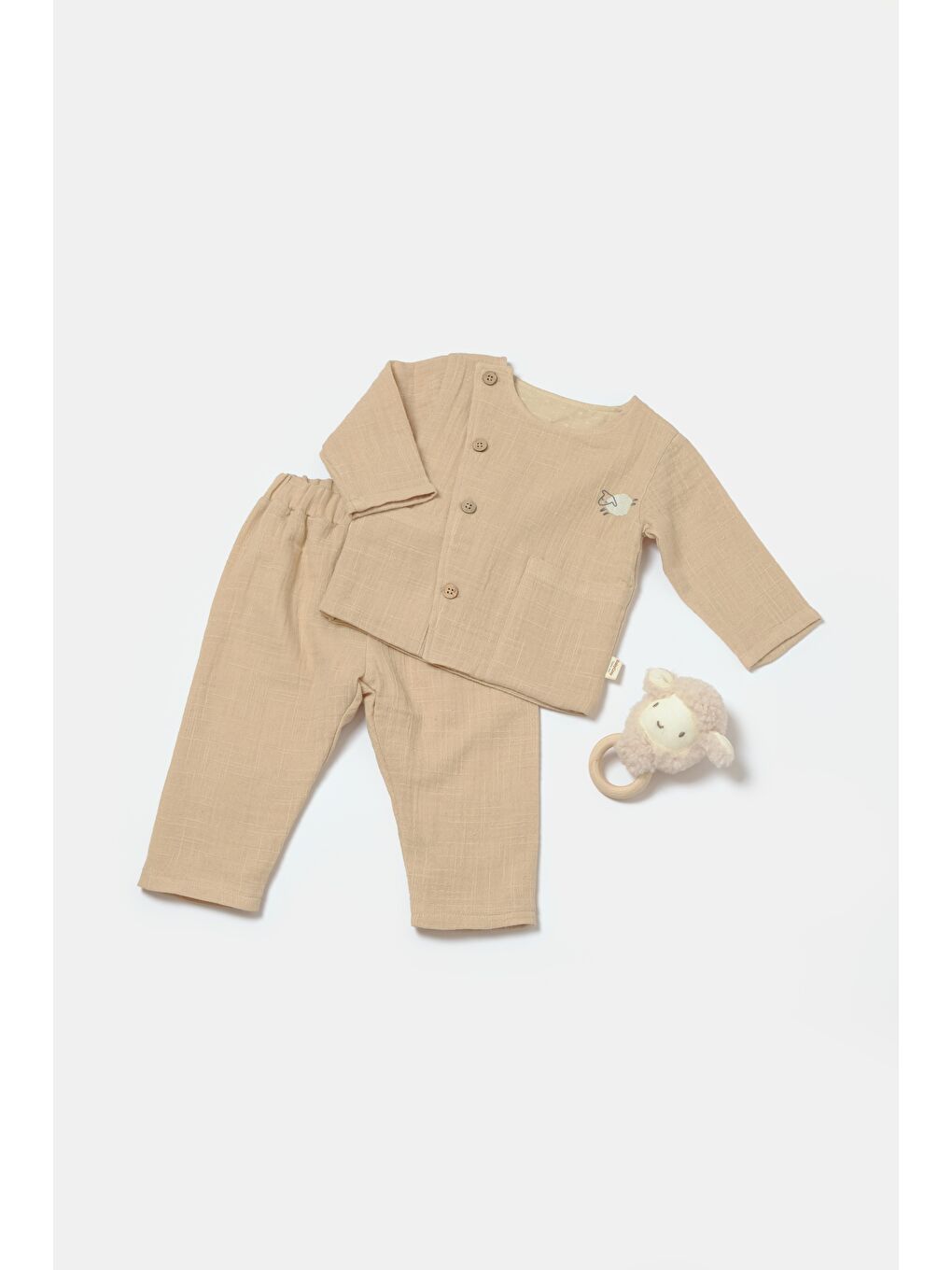 Kahverengi Unisex Bebek Organik Pamuklu  Müslin Yandan Düğmeli Takım – Kuzu Nakış Detaylı