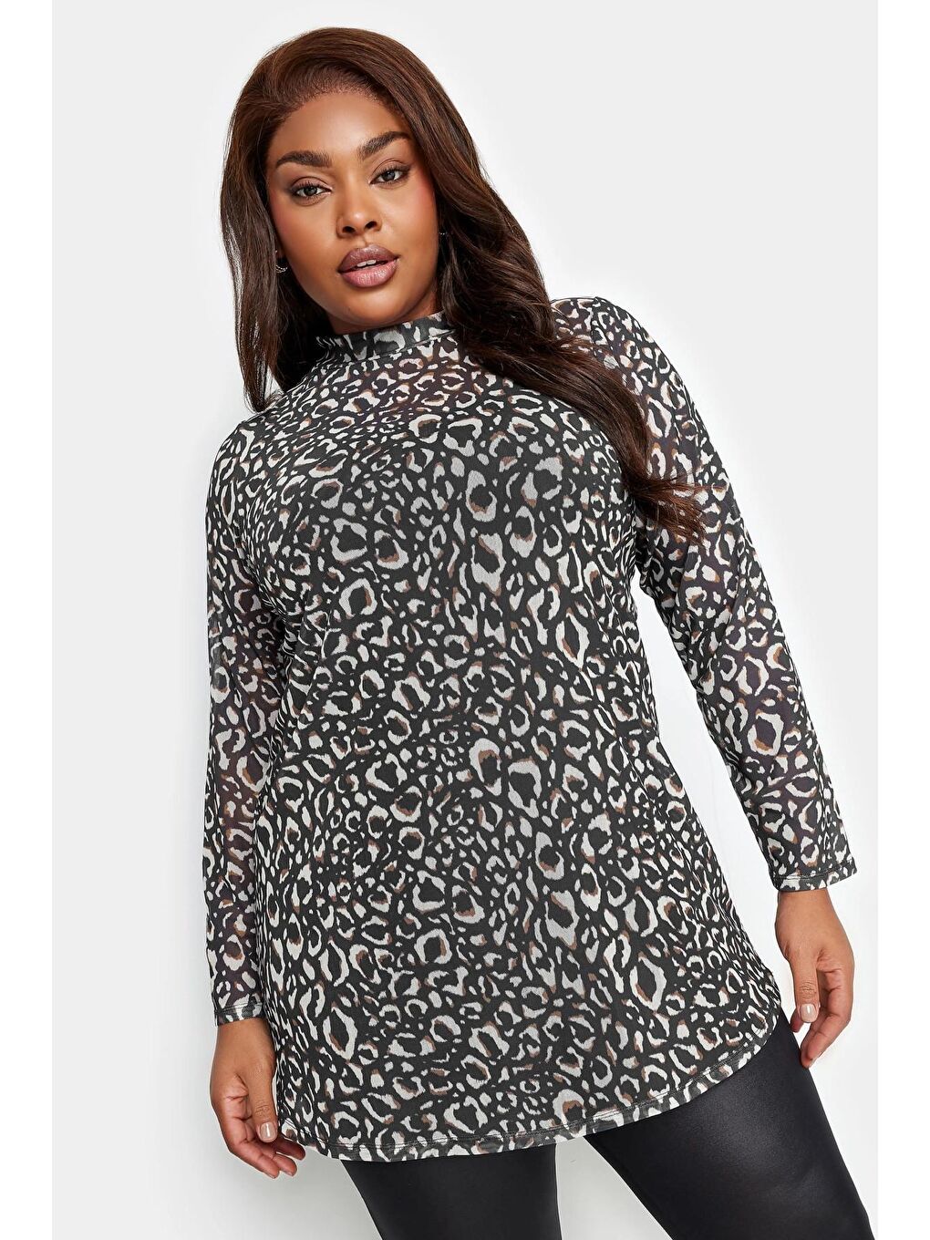 Stil Diva Gri Büyük Beden Boğazlı Kolları Tül Detaylı İçi Astarlı Leopar Desenli Bluz 302698