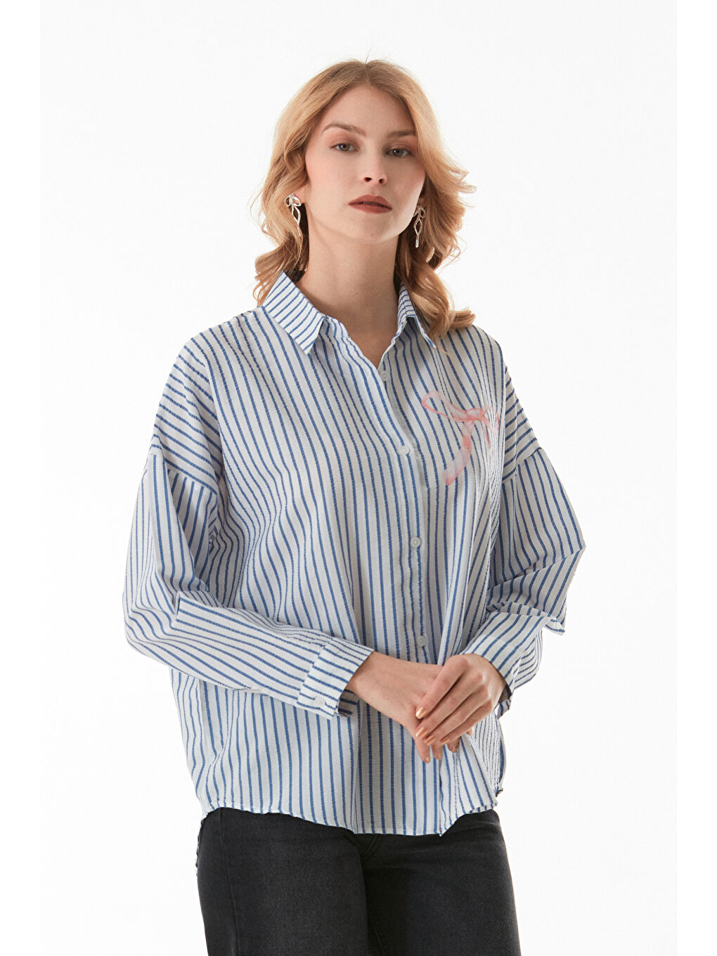 Mavi Çizgili Kurdele Baskılı Arkası Uzun Salaş Gömlek-4