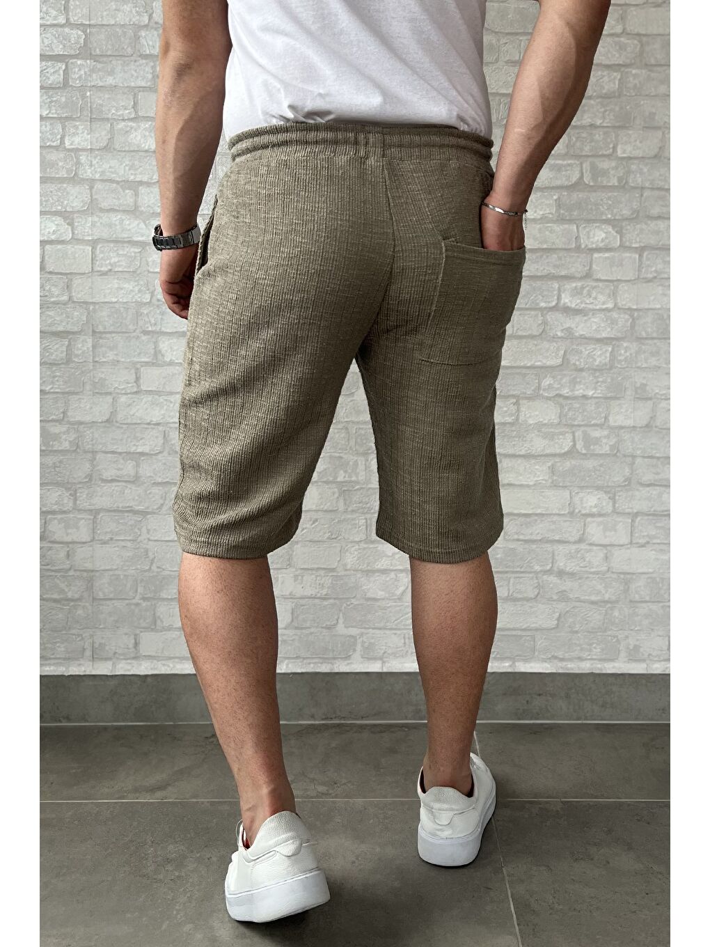 Bej Kendinden Desenli Bel Bağcıklı Erkek Şort-3