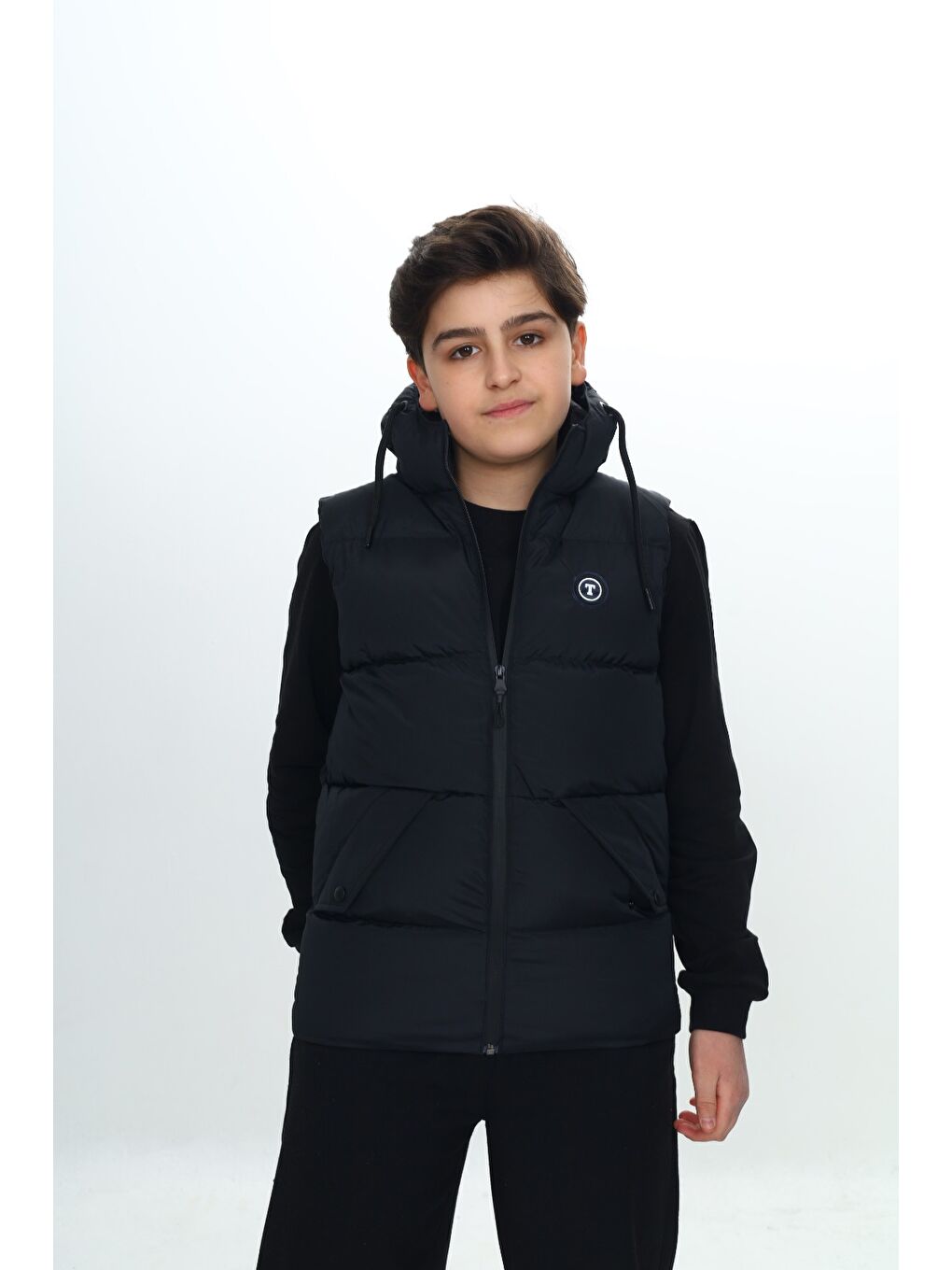 Siyah Erkek Çocuk Göğsü Armalı Şişme Yelek-1