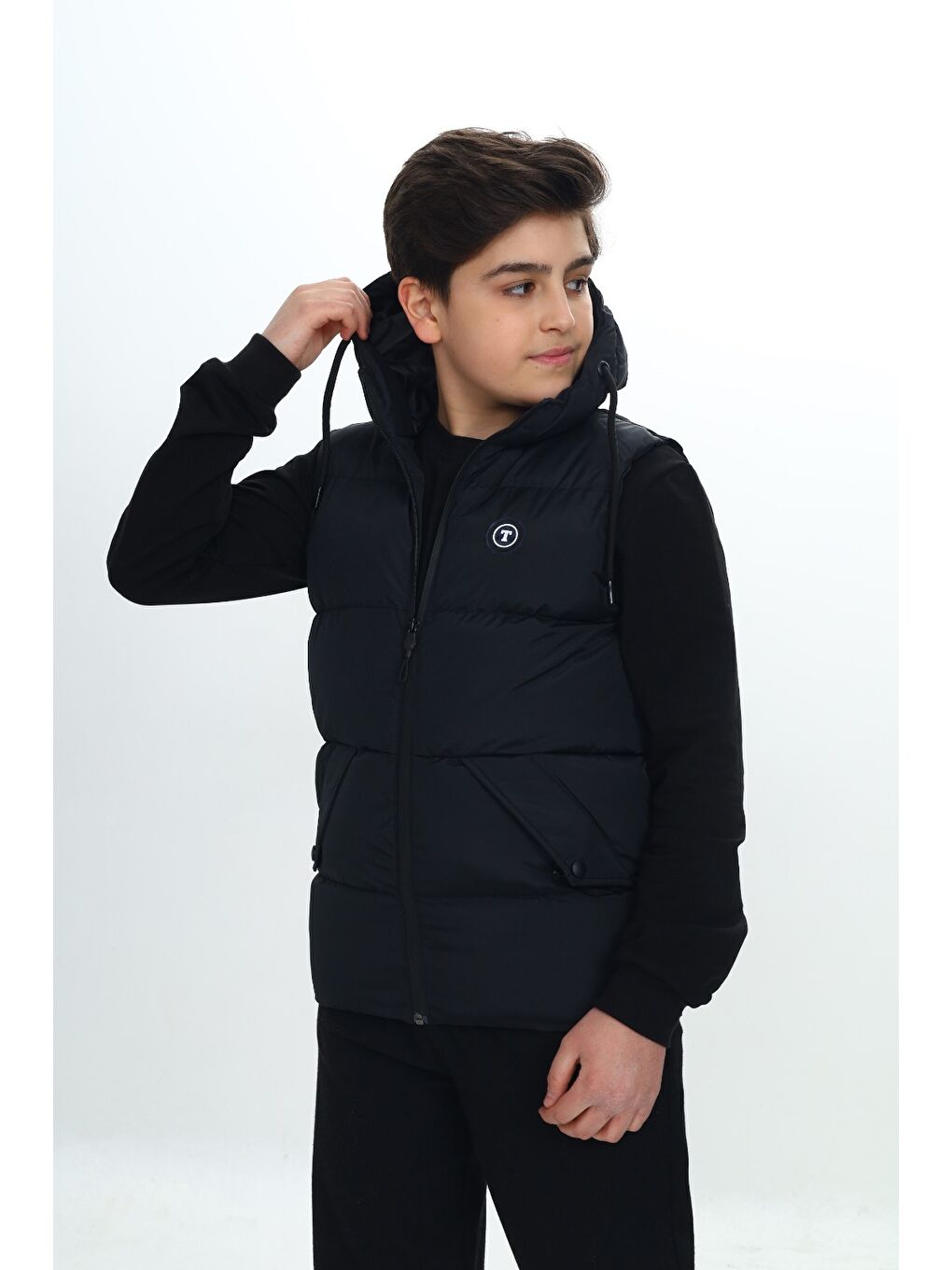 Siyah Erkek Çocuk Göğsü Armalı Şişme Yelek-2