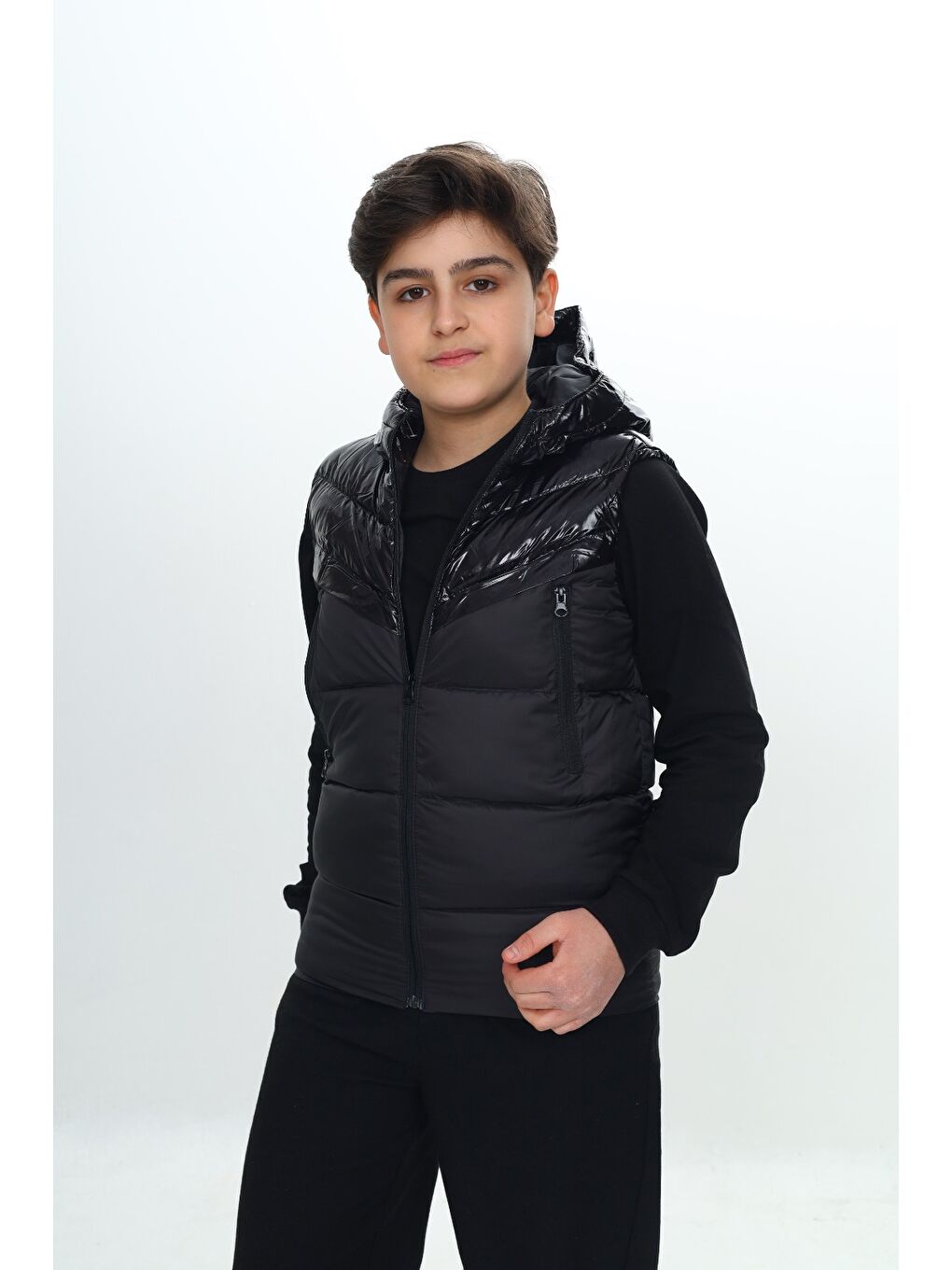 Siyah Erkek Çocuk Parlak Görünümlü Şişme Yelek-1