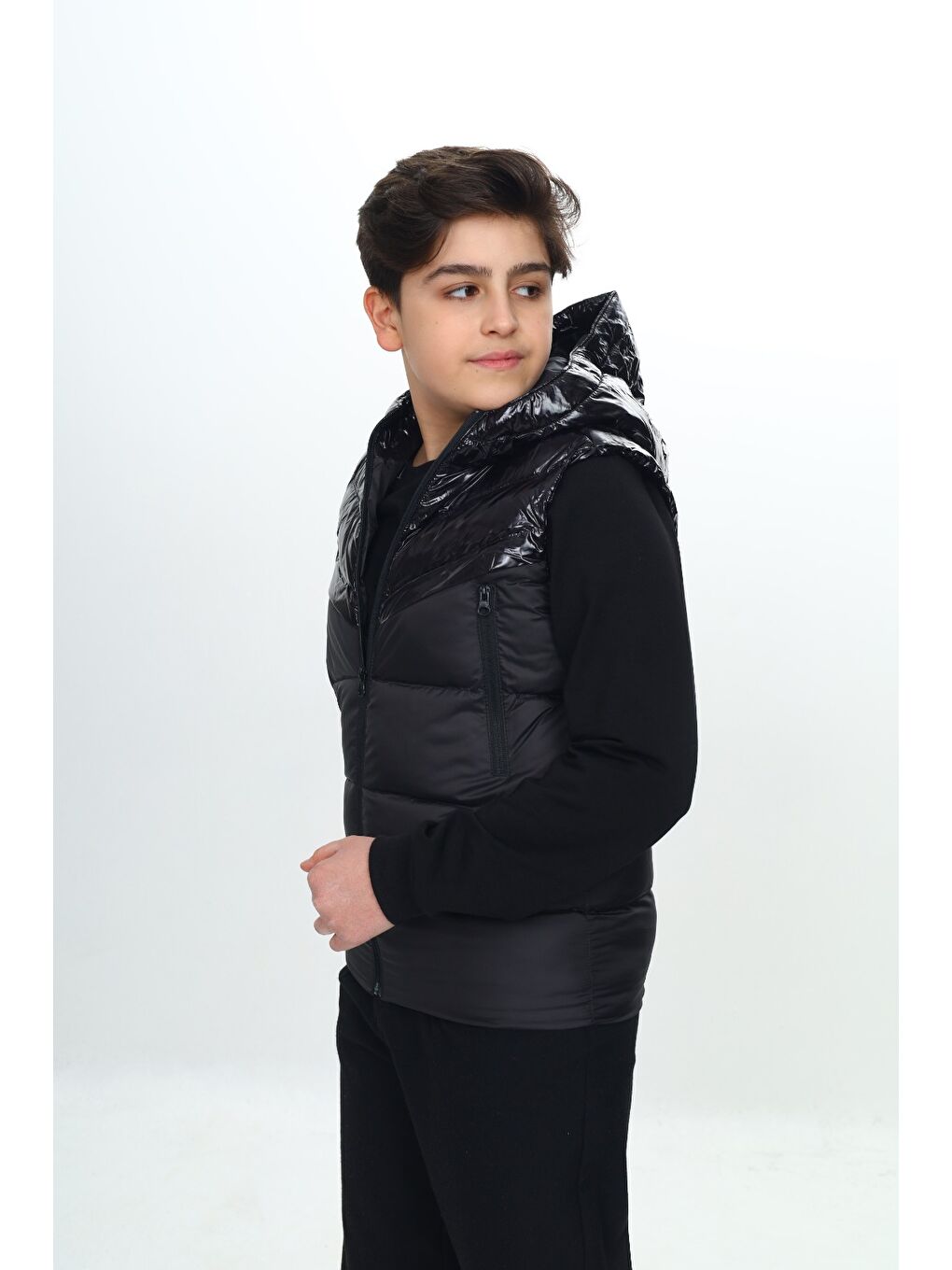Siyah Erkek Çocuk Parlak Görünümlü Şişme Yelek-2