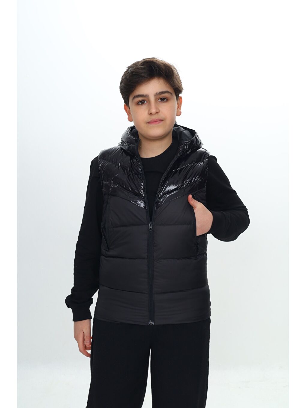Siyah Erkek Çocuk Parlak Görünümlü Şişme Yelek-4
