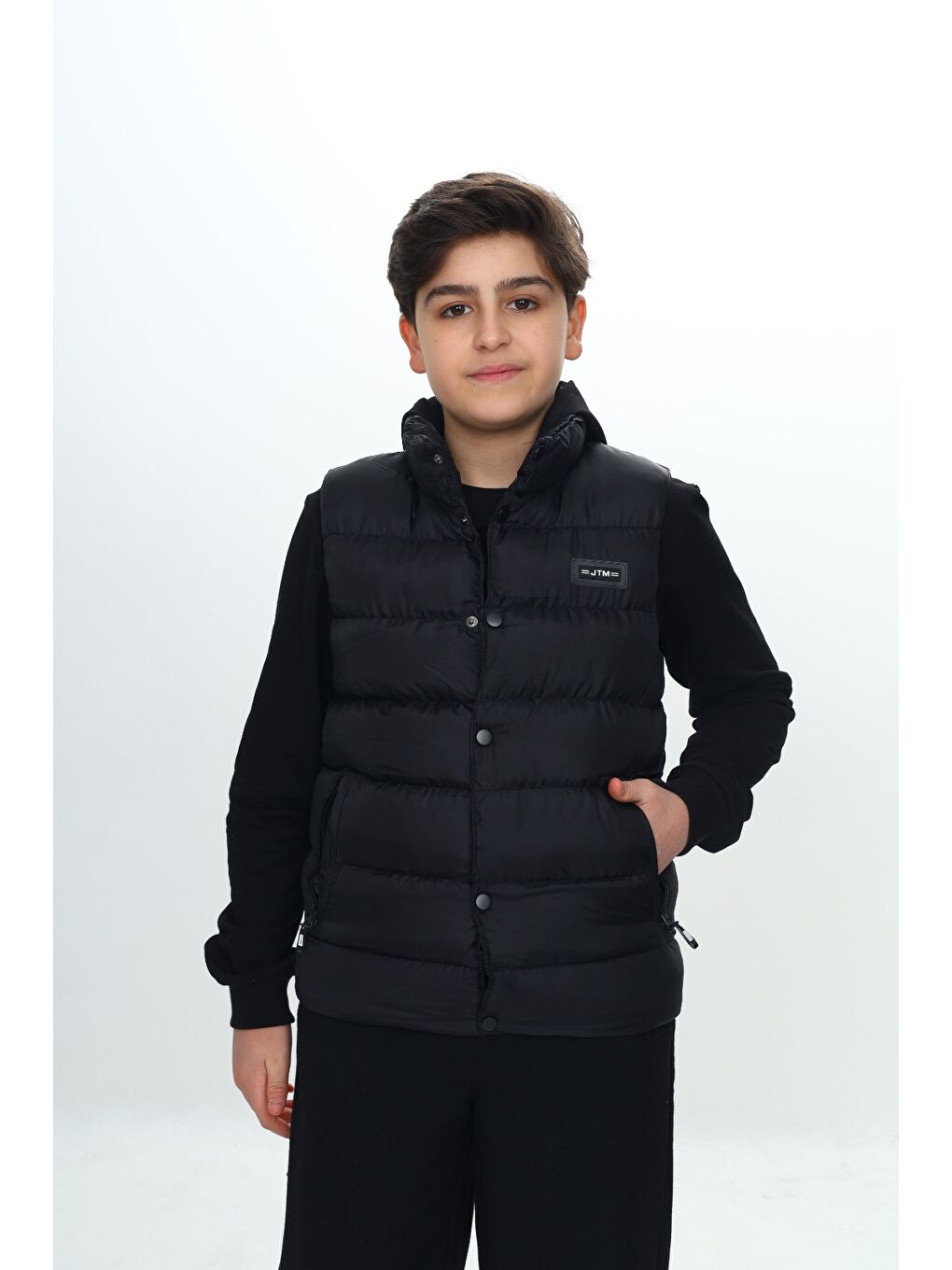 Siyah Erkek Çocuk Göğsü Armalı Şişme Yelek-2