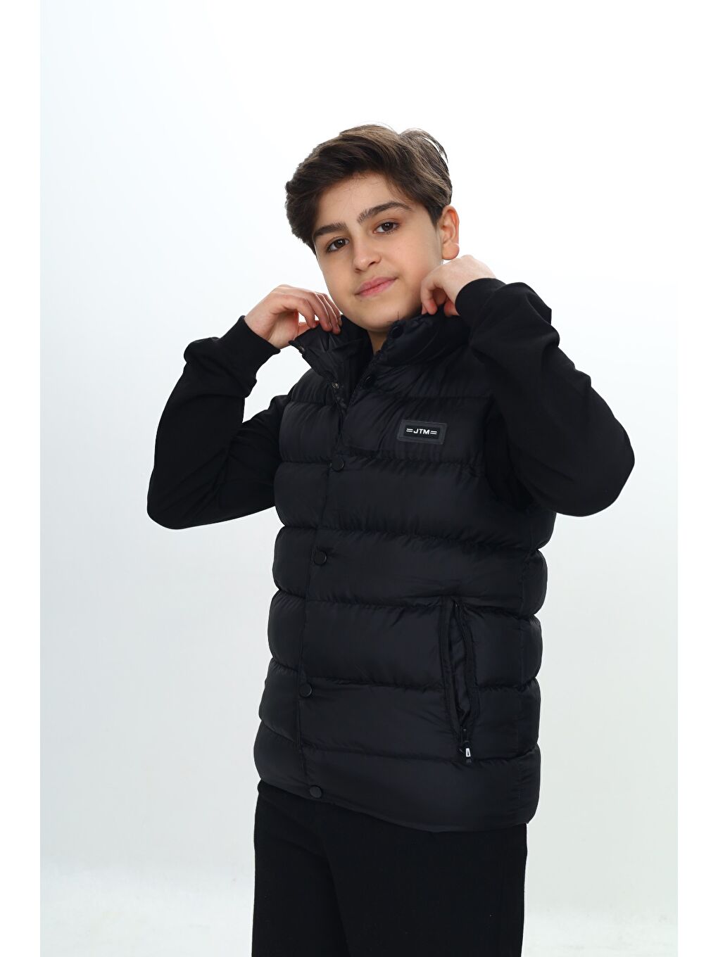 Siyah Erkek Çocuk Göğsü Armalı Şişme Yelek-3