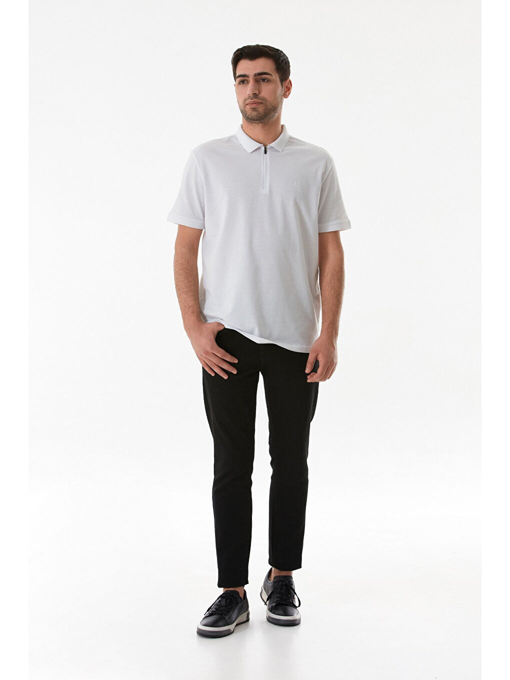 Beyaz Oxford Kumaş Yarım Fermuarlı Polo Yaka Büyük Beden Tişört-1