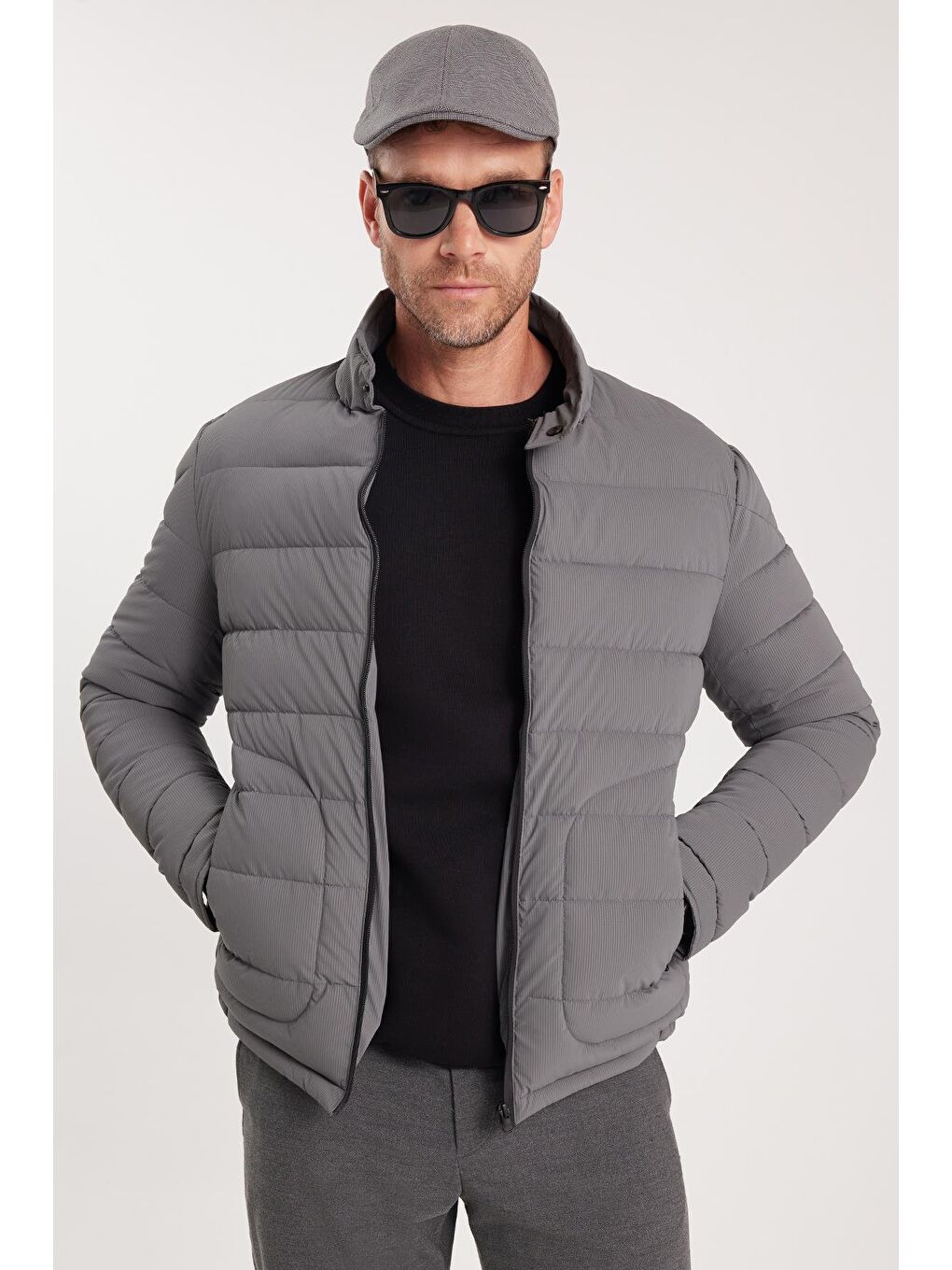 Erkek Regular Fit Klasik Kesim Dik Yaka Çift Cepli Sıcak Tutan Gri Şişme Mont-1