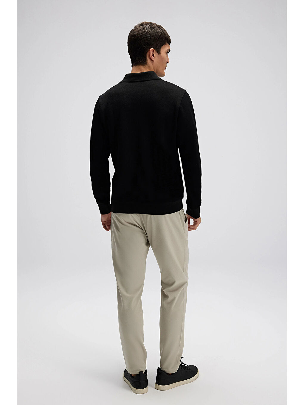 Siyah Logolu Pamuklu Regular Fit Düğmeli Polo Yaka Sweat EM607-BK-5