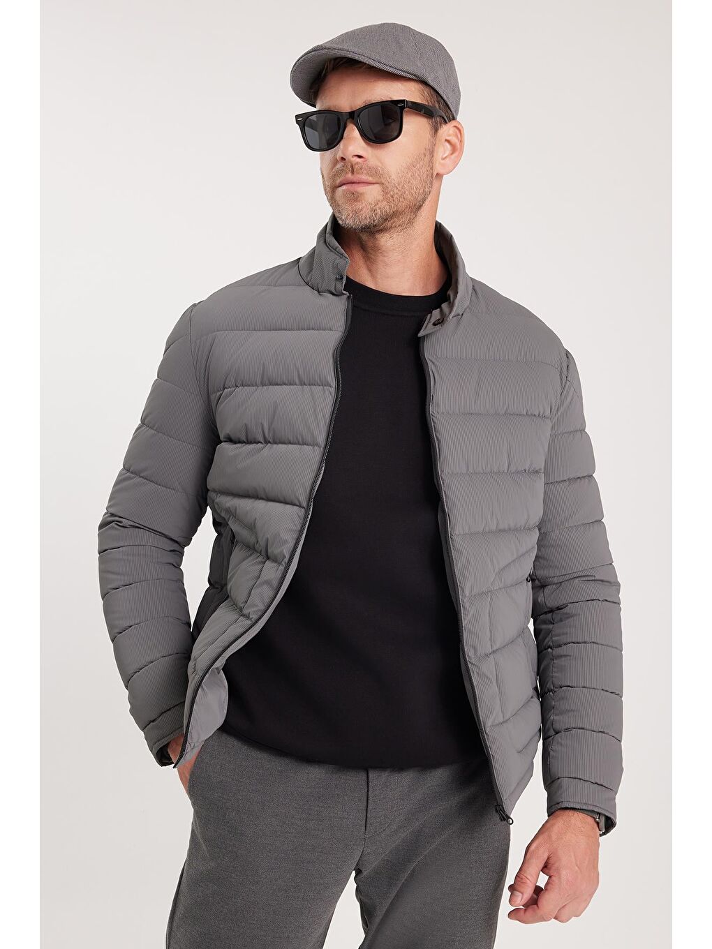 Erkek Regular Fit Klasik Kesim Dik Yaka Çift Cepli Sıcak Tutan Gri Şişme Mont-4