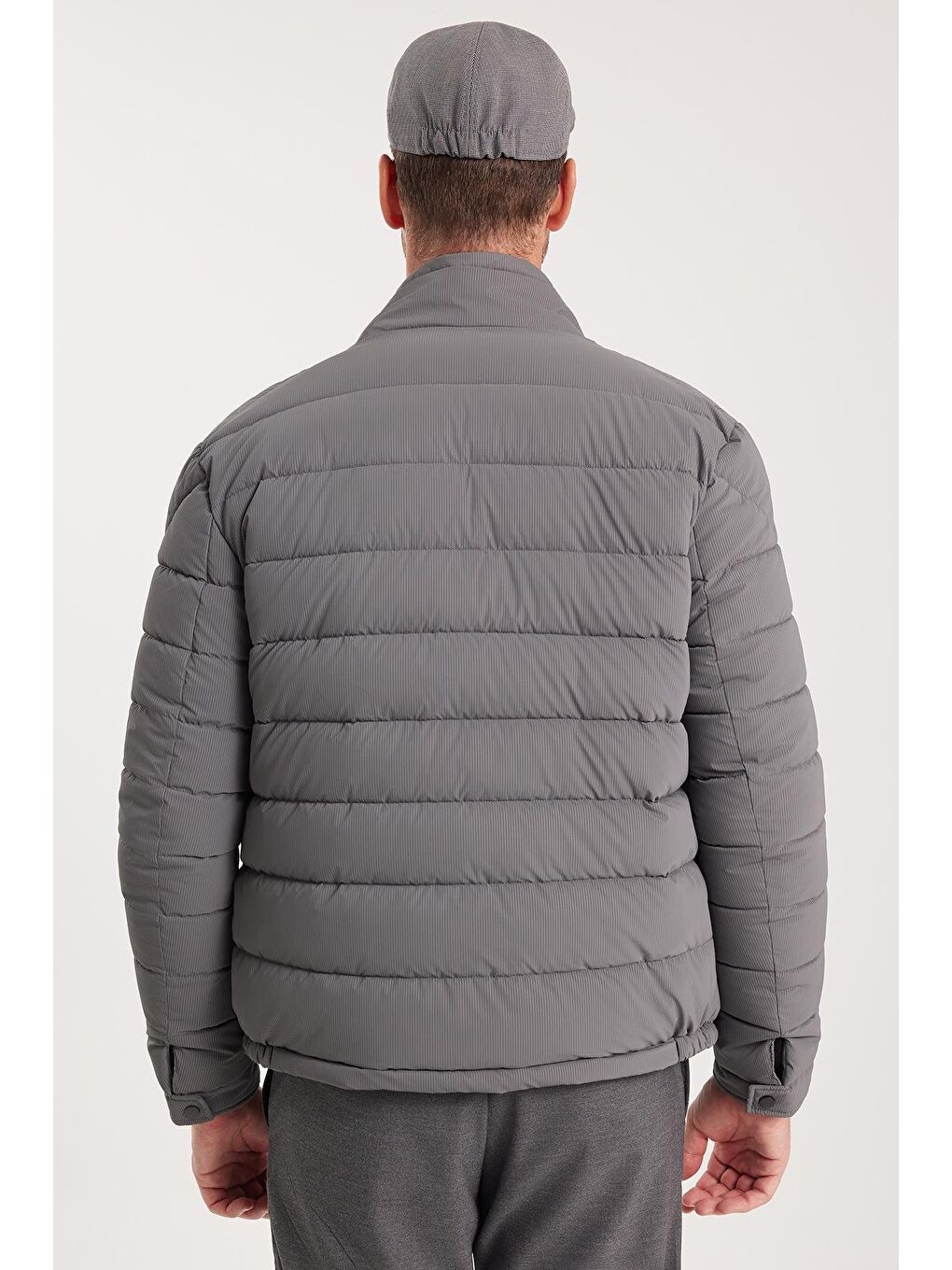 Erkek Regular Fit Klasik Kesim Dik Yaka Çift Cepli Sıcak Tutan Gri Şişme Mont-6