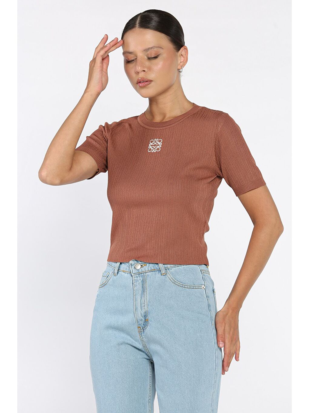 Turuncu Bisiklet Yaka Ön Nakışlı Elastanlı Kadın Bluz-1