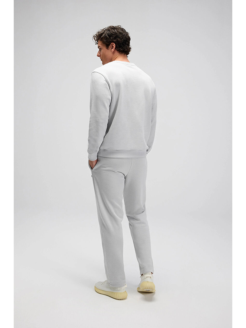 Gri Pamuklu Regular Fit Bisiklet Yaka Logolu Sweat EM579-GI-4