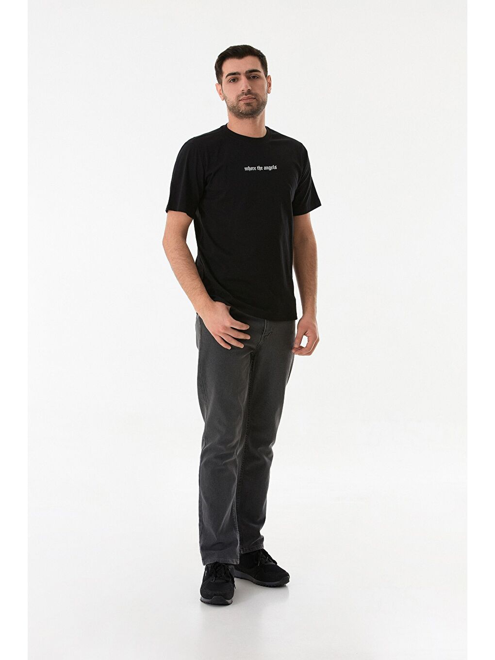 Siyah Kabartma Baskılı Bisiklet Yaka Tişört-1