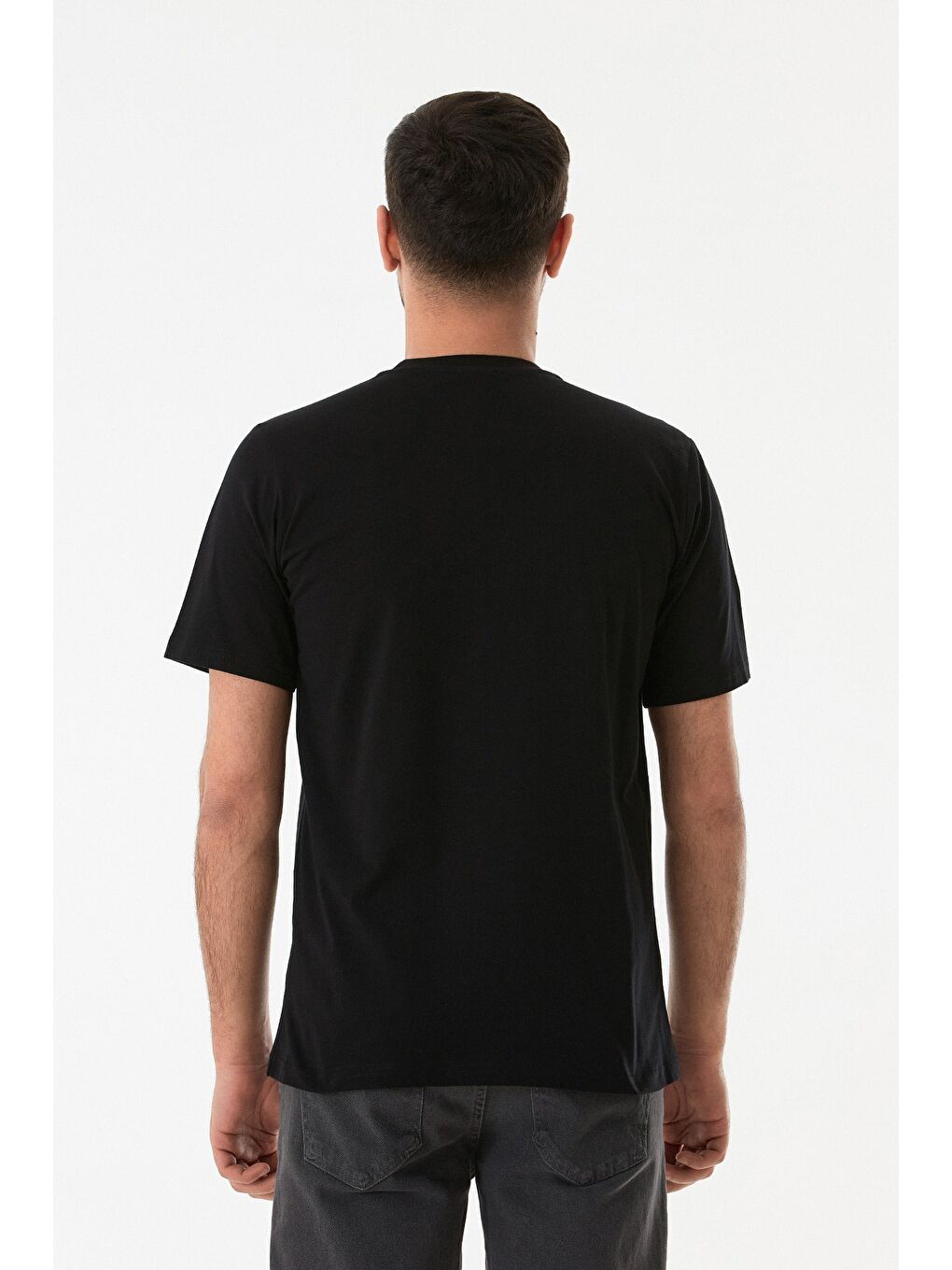 Siyah Kabartma Baskılı Bisiklet Yaka Tişört-2