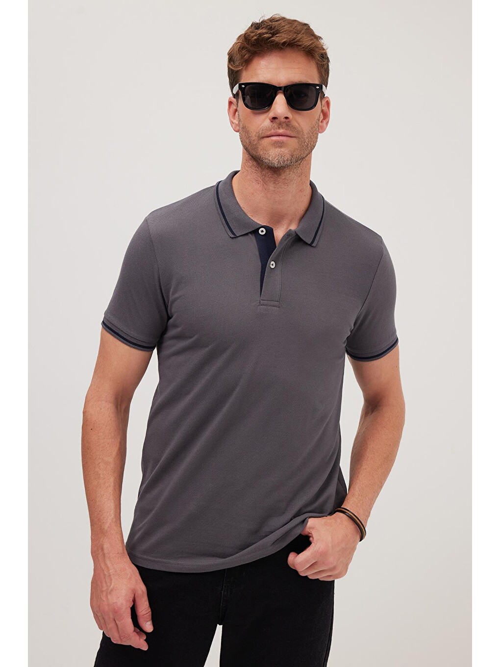 Gri Erkek Slim Fit Dar Kesim %100 Pamuk Yumuşak Dokulu Serin Tutan Kumaş Düz Pike Füme Polo Yaka Tişört-1