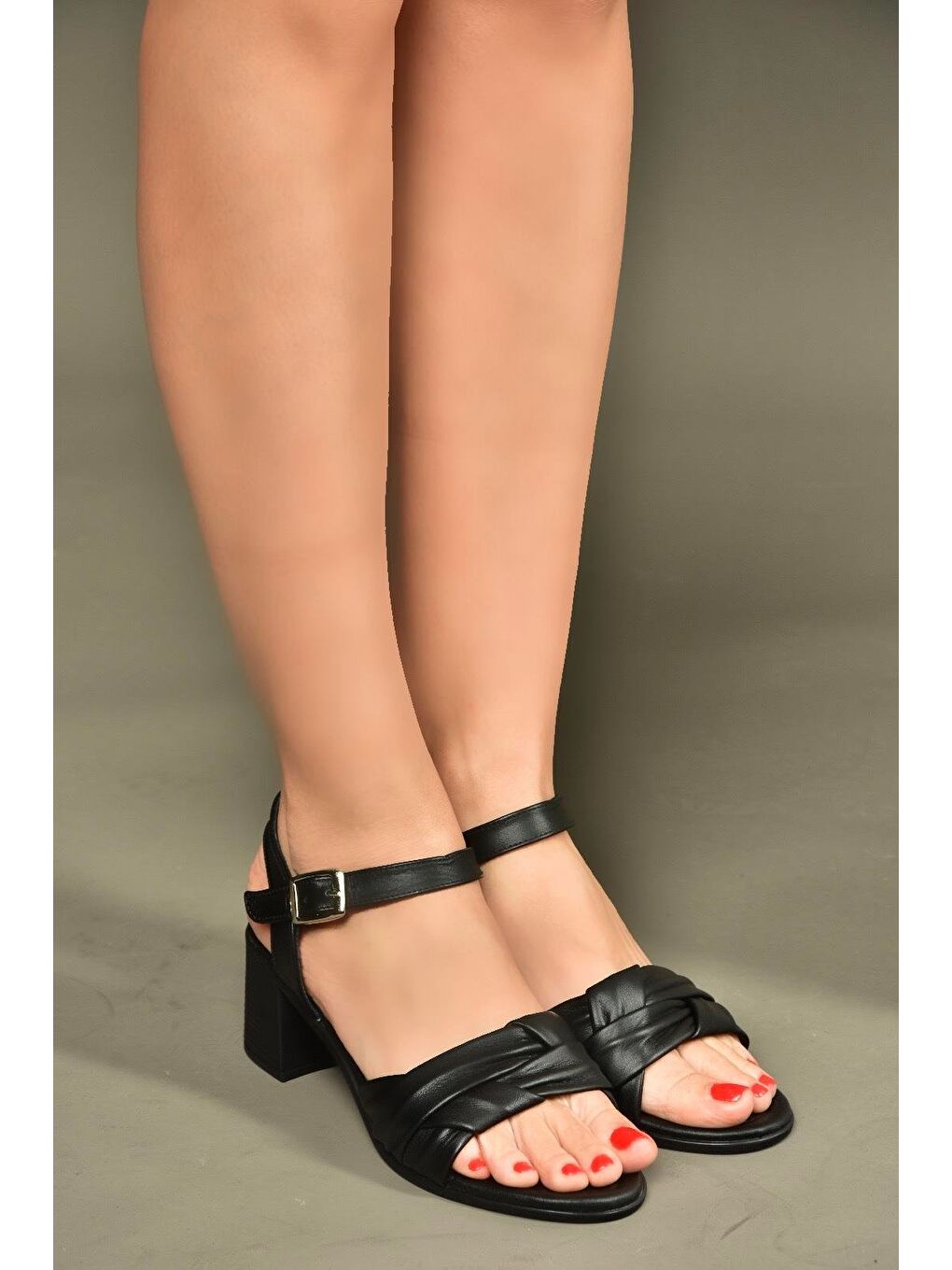 Siyah Kadın Sandalet P555456303-3