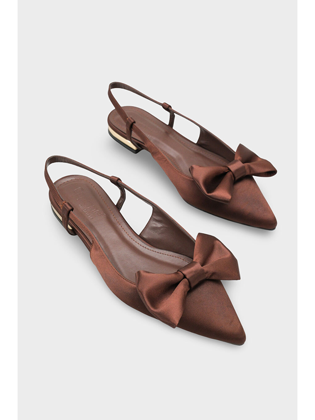 Kahverengi Ania Sivri Burunlu Saten Arkası Açık Kadın Babet-2