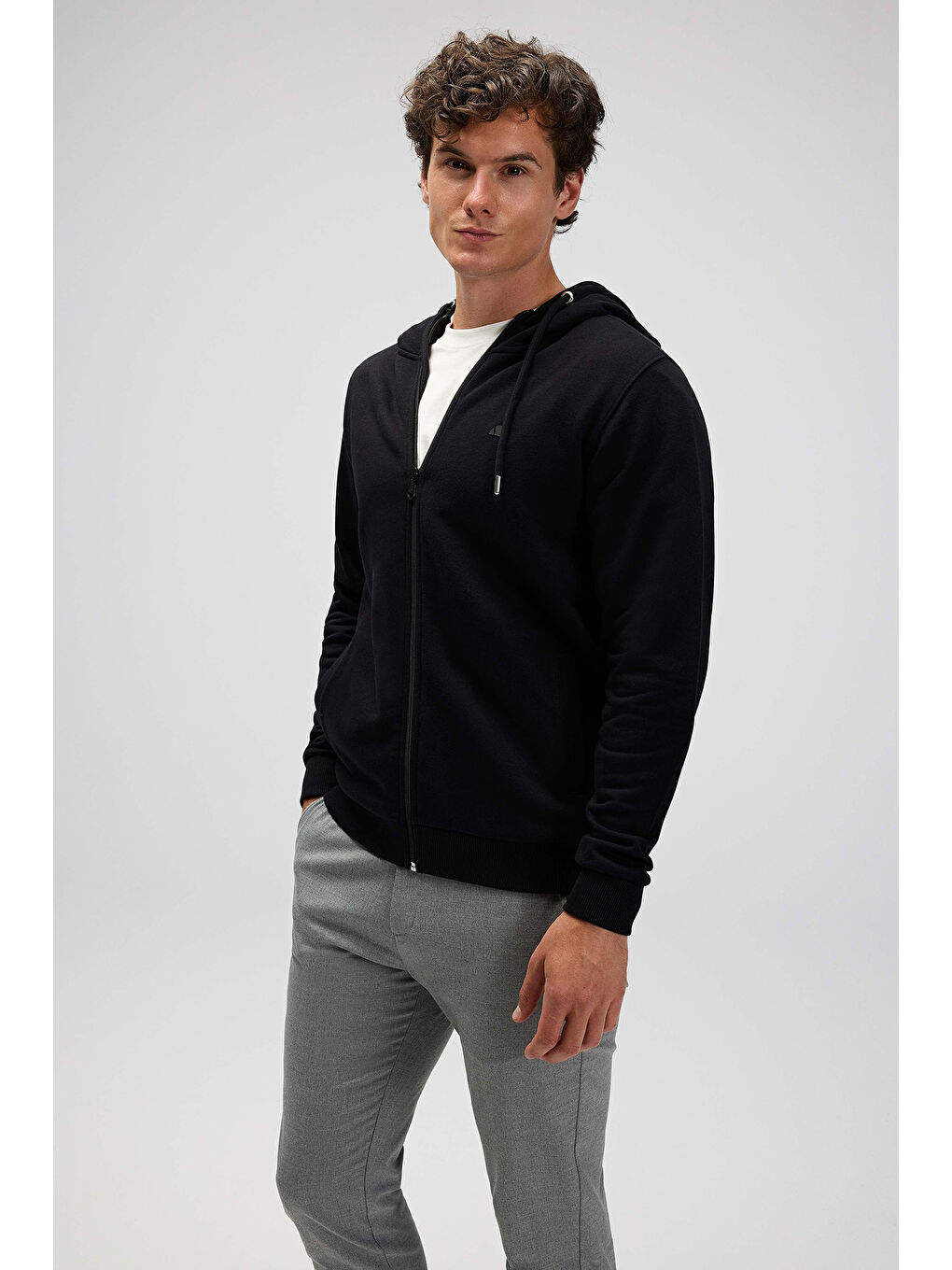 Siyah Pamuklu Regular Fit Kapüşonlu Fermuarlı Sweat EM555-BK-1