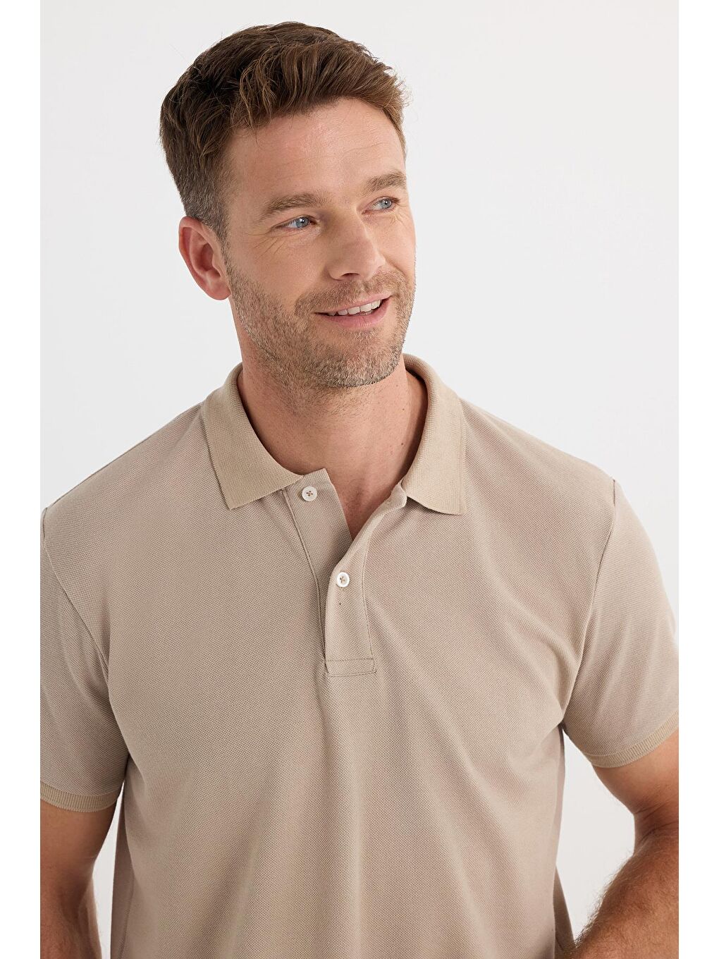 Bej Erkek Regular Fit Klasik Kesim Pamuklu Yumuşak Dokulu Serin Tutan Kumaş Düz Taş Polo Yaka Tişört-1