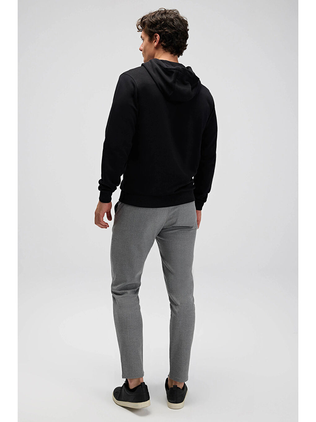 Siyah Pamuklu Regular Fit Kapüşonlu Fermuarlı Sweat EM555-BK-4