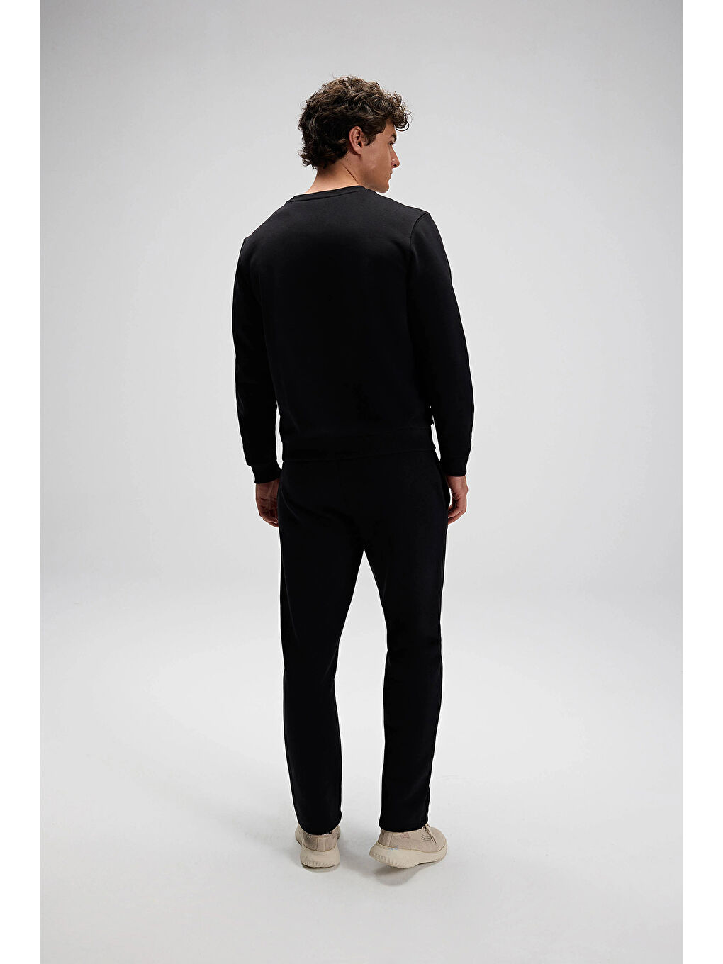 Siyah Pamuklu Regular Fit Bisiklet Yaka Logolu Sweat EM579-BK-6