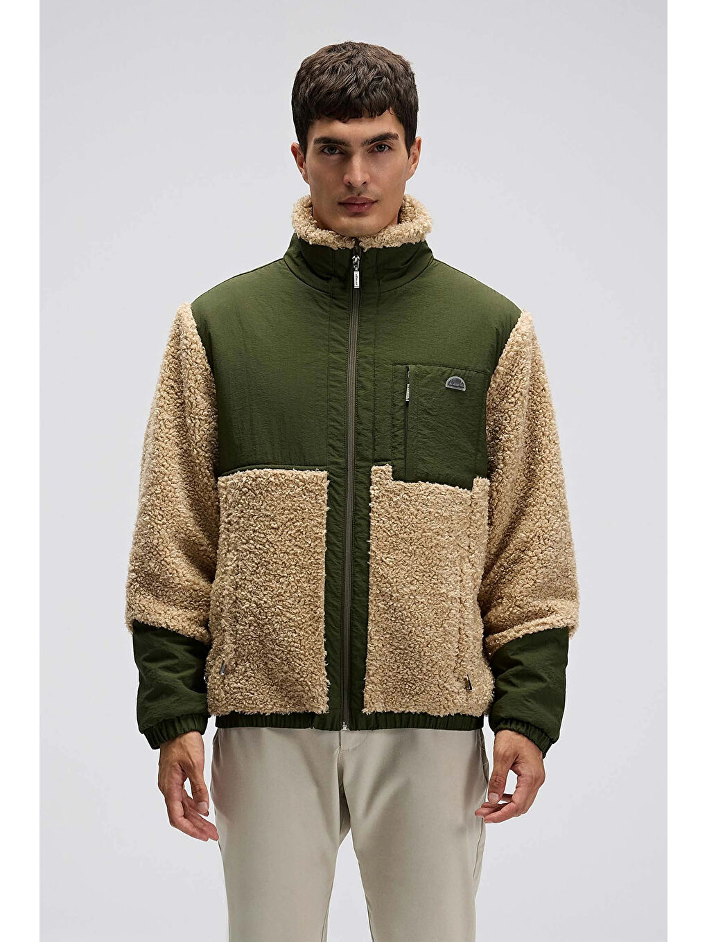 Bej Regular Fit Dik Yaka Fermuarlı Polar Mont EM511-BG