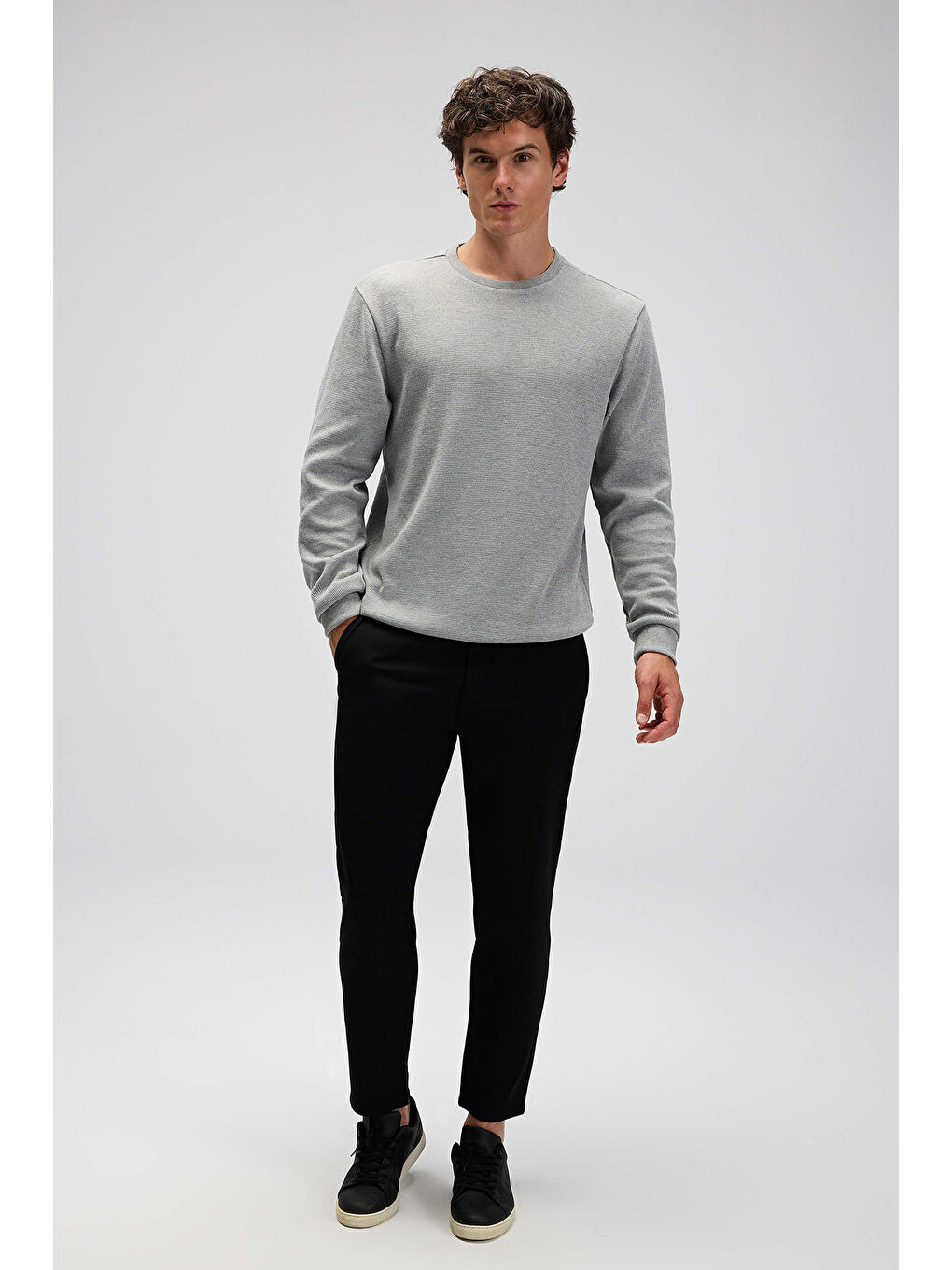 Gri % 100 Pamuk Regular Fit Bisiklet Yaka Kazak EM615-GR-1