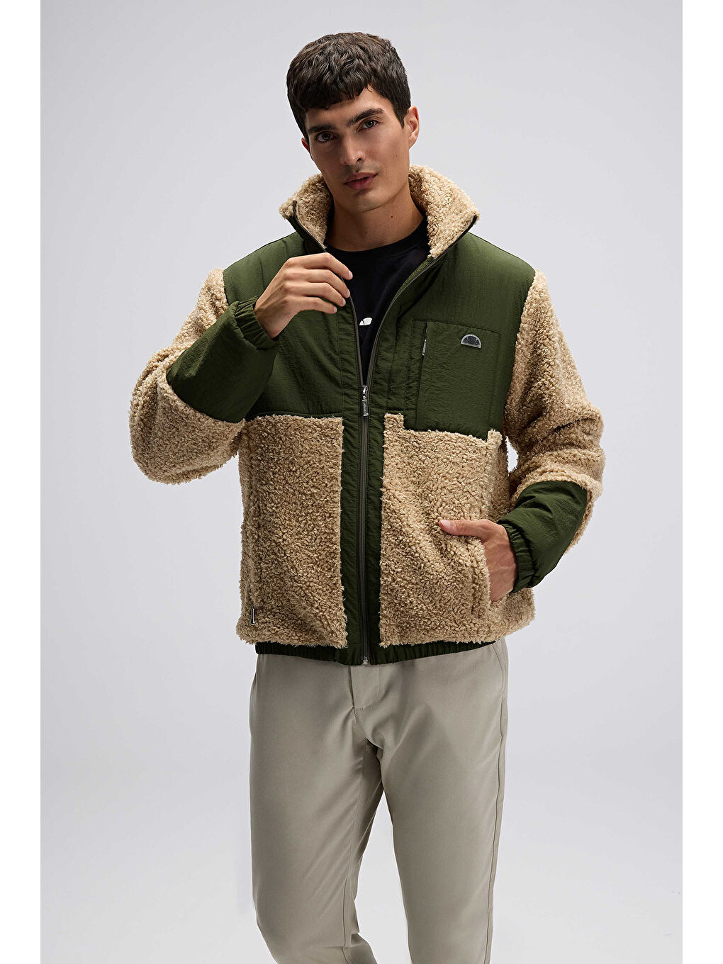 Bej Regular Fit Dik Yaka Fermuarlı Polar Mont EM511-BG-1