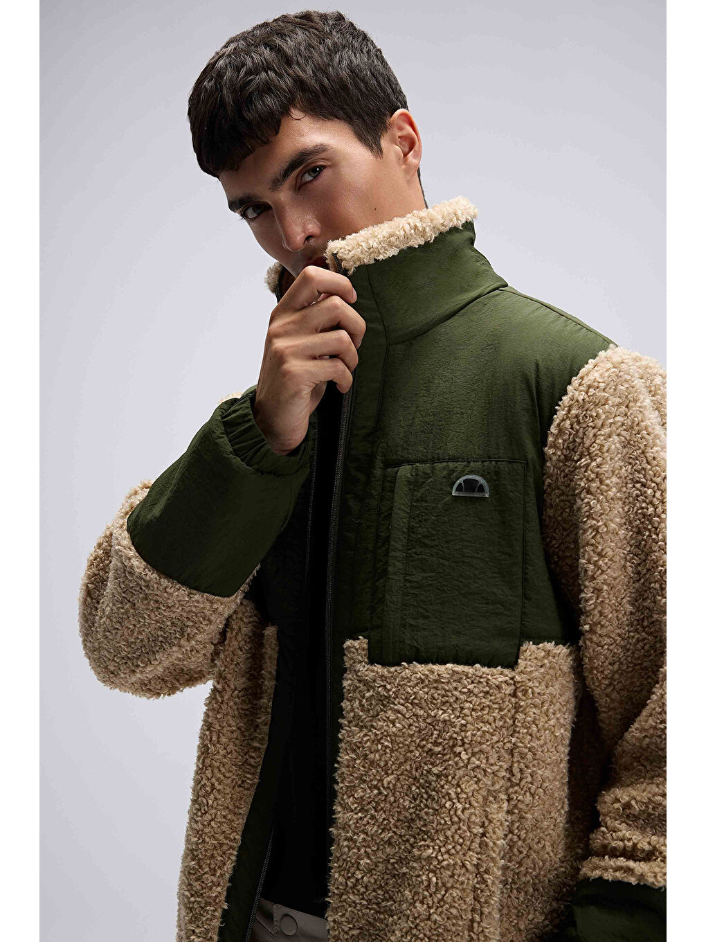 Bej Regular Fit Dik Yaka Fermuarlı Polar Mont EM511-BG-4