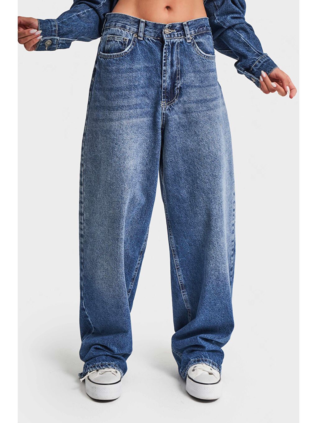 Mavi Kadın Koyu Tint Jean Rengi Skater Fit Bol Kesim Denim