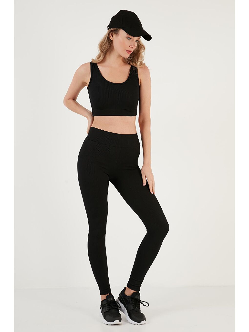 Lela Siyah Fitilli Örme Dar Kesim Sporcu Super Crop Atlet 5865555 - 3