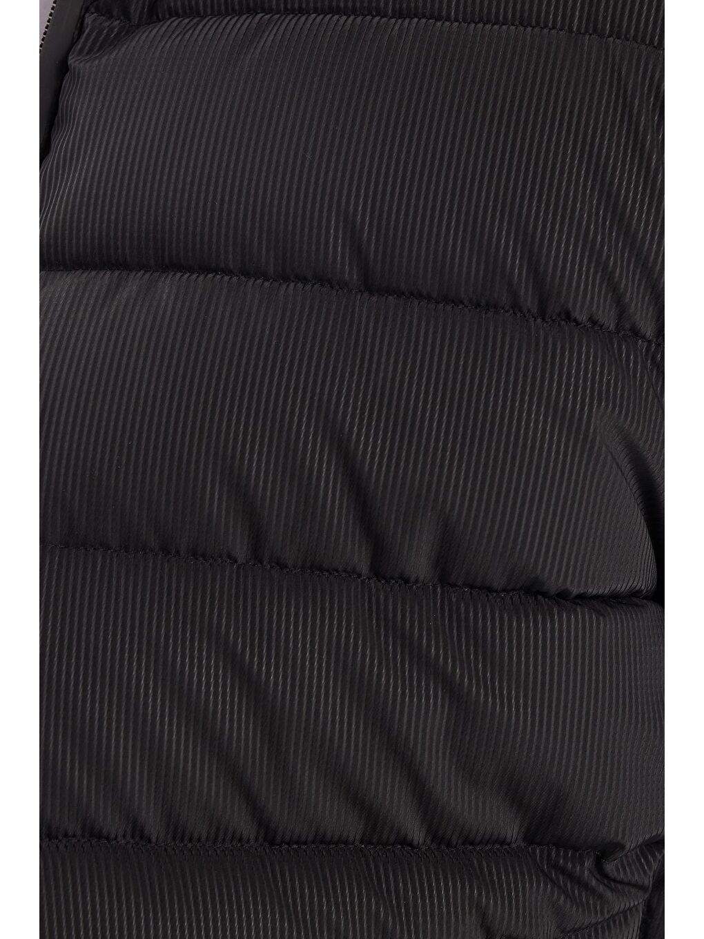 Erkek Regular Fit Klasik Kesim Dik Yaka Çift Cepli Sıcak Tutan Siyah Şişme Mont-5