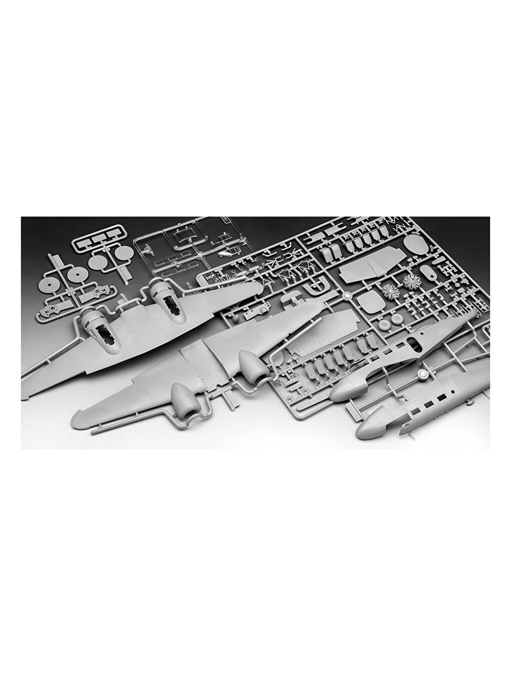Maket Model Kit Uçak Beechcraft Model 18 03811-5