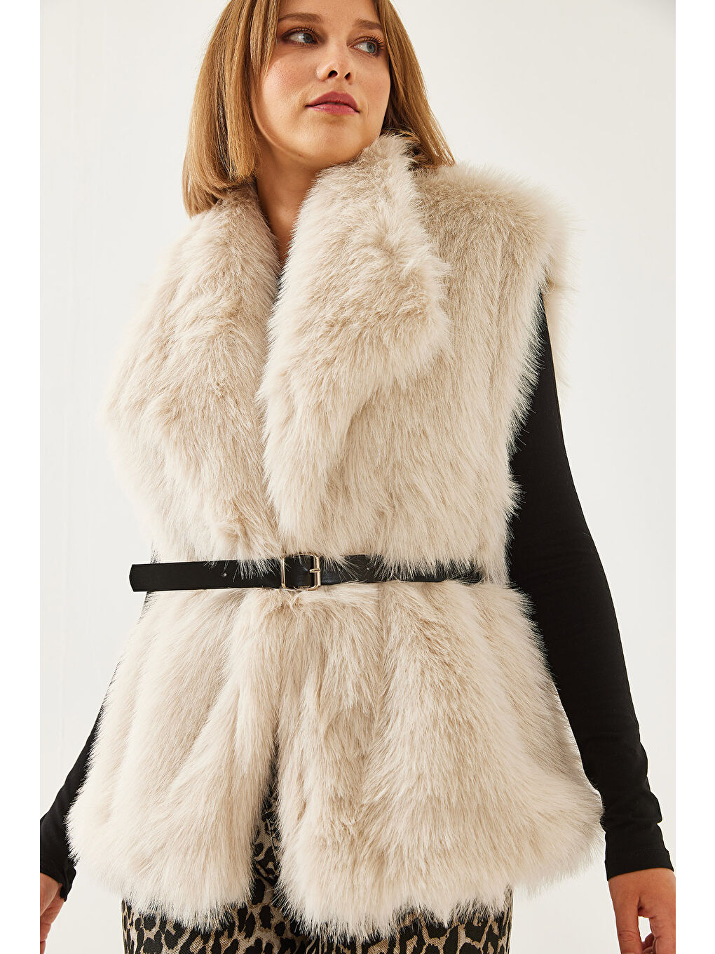 Ekru Kadın Kürklü Kemerli Yelek-1